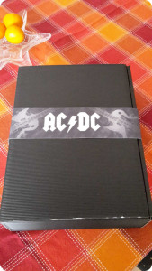 AC DC Wein kaufen, Geschenkset, Karton, Banderole AC DC