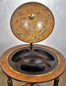 Globus Bar Da Vinci Rust Innenraum